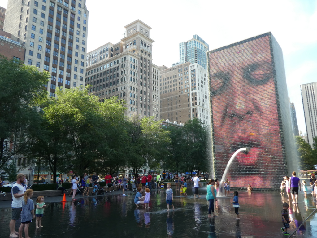 Chicago gyerekekkel - Korona szökőkút