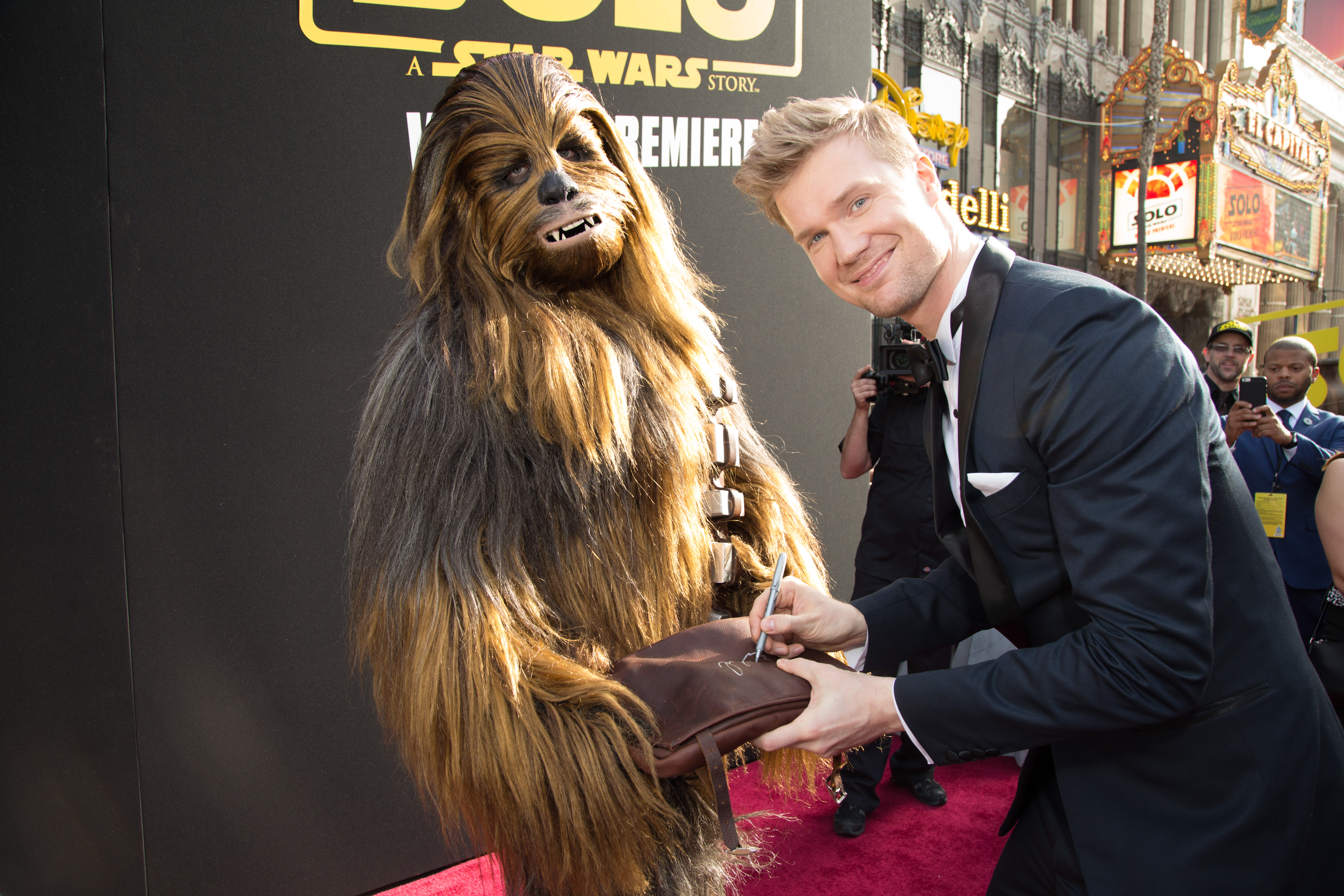 Meet The New Chewbacca Joonas Suotamo R We There Yet Mom 